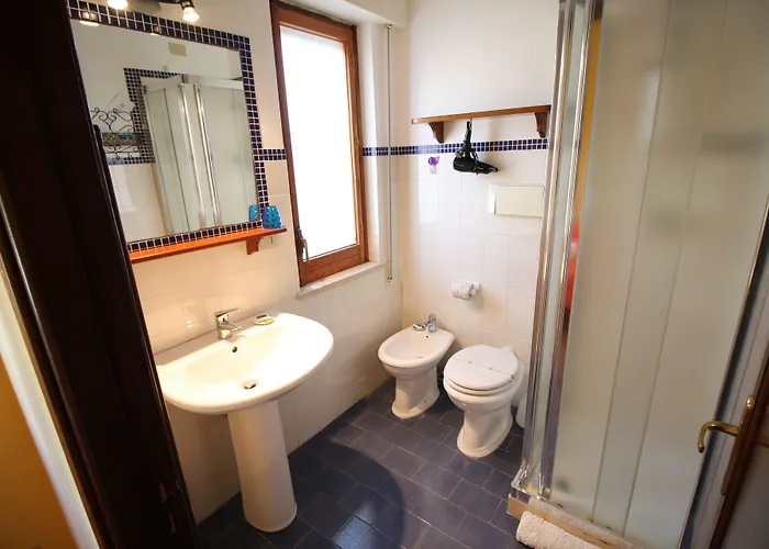 Rosa 4* تْشيفالو