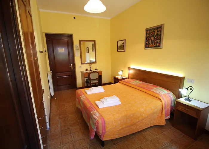 Rosa تْشيفالو